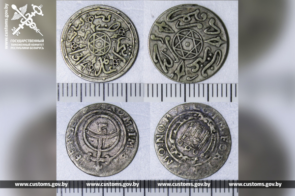 Брестские таможенники обнаружили 500 исторических монет, спрятанных в автобусе Брестские таможенники обнаружили 500 исторических монет, спрятанных в автобусе