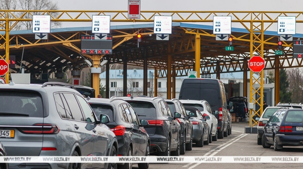 Таможенный пост «Варшавский мост» за сутки пересекают около 2 тыс. легковушек и 180 автобусов Таможенный пост «Варшавский мост» за сутки пересекают около 2 тыс. легковушек и 180 автобусов