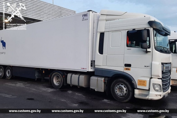 Полуприцеп за €1,8 тыс. ввозили в Беларусь. Таможенникам цена показалась странной Полуприцеп за €1,8 тыс. ввозили в Беларусь. Таможенникам цена показалась странной