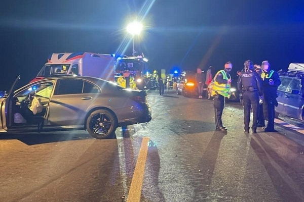 В Германии автомобиль из Беларуси попал в крупное ДТП В Германии автомобиль из Беларуси попал в крупное ДТП